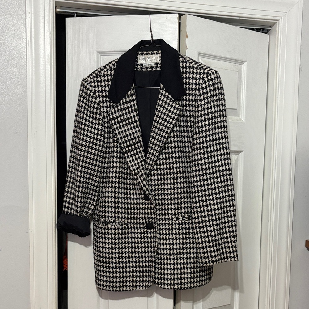Stylish Black and White Houndstooth Women's Blazer